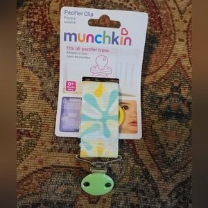 Munchkin Pacifier Clip - 0+ Months - Fits all Pacifier Types